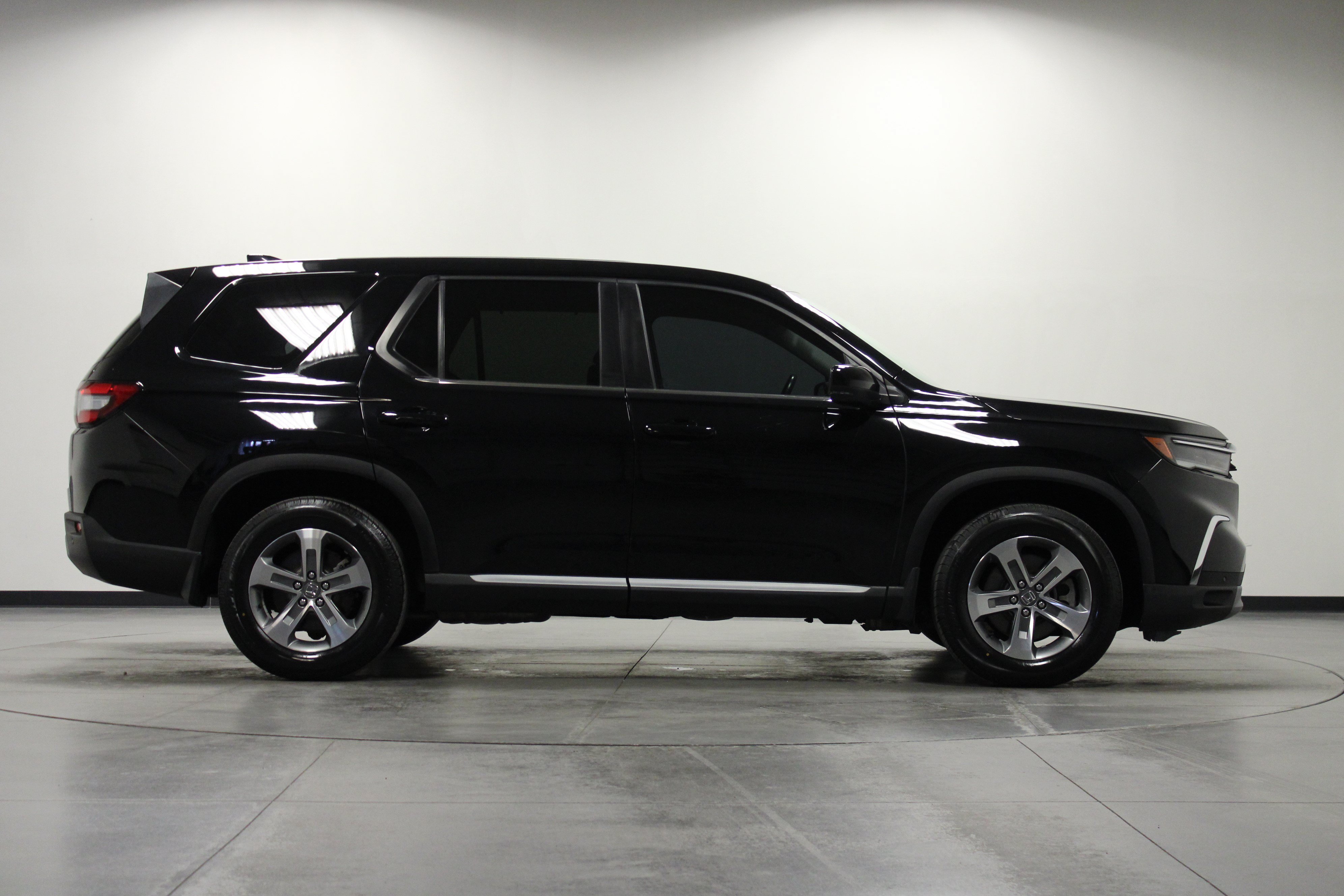 Used 2023 Honda Pilot EX-L image 3