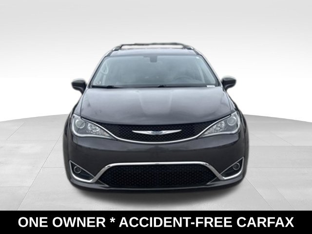 Used 2018 Chrysler Pacifica Touring-L w/ Premium Audio Group FWD image 9