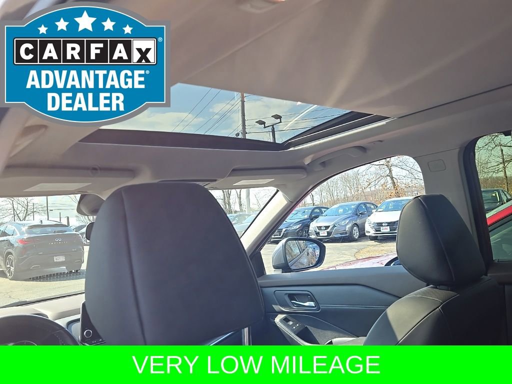 Used 2023 Nissan Rogue SV w/ SV Premium B Package image 15