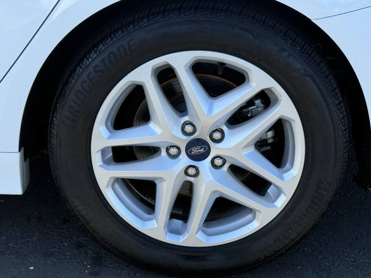 Used 2016 Ford Fusion SE FWD image 15
