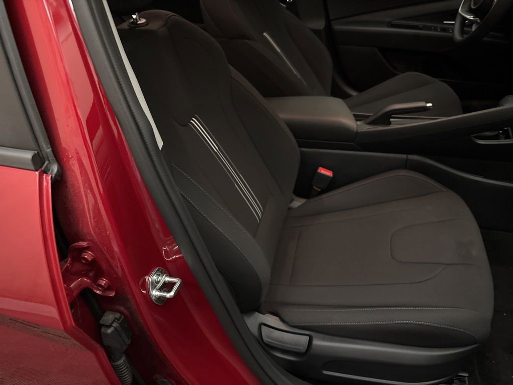 Certified 2024 Hyundai Elantra SEL image 21