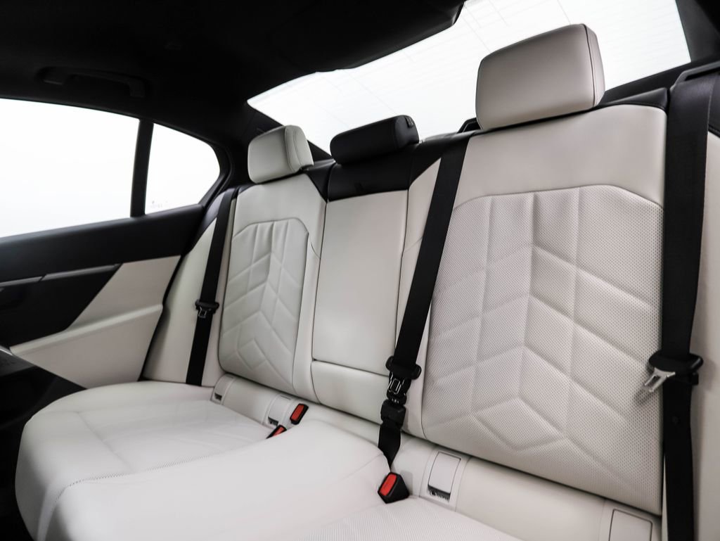 New 2026 BMW 530i xDrive w/ Premium Package image 24