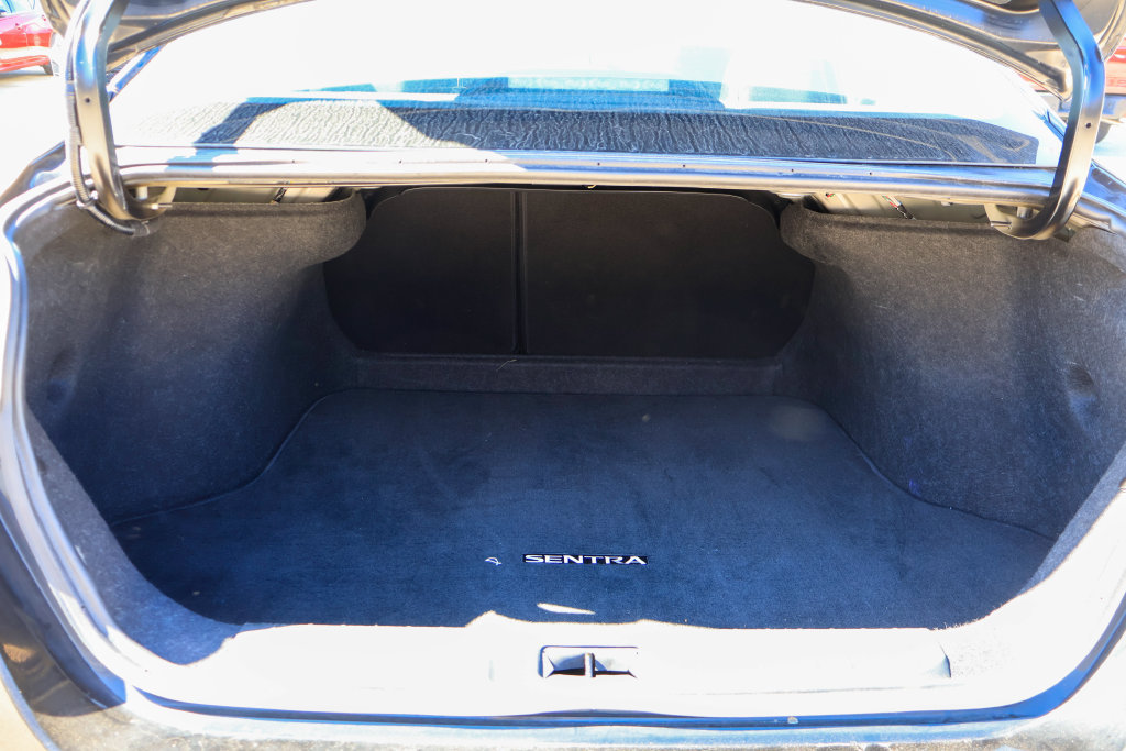 Used 2025 Nissan Sentra SV FWD image 25