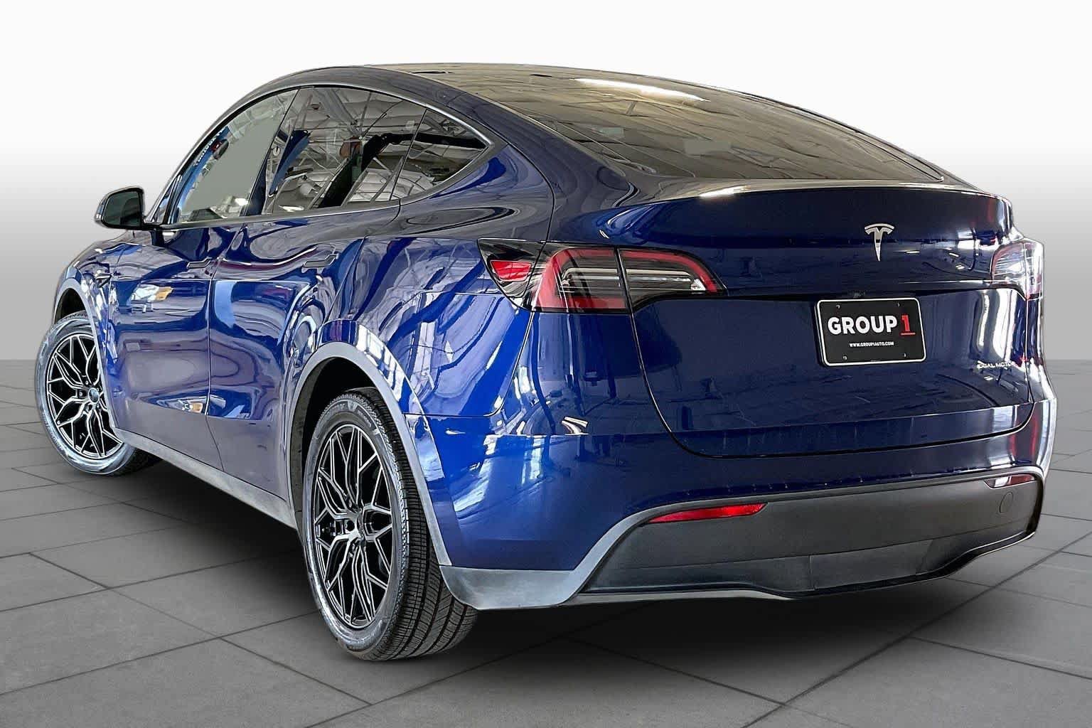 Used 2023 Tesla Model Y AWD image 11