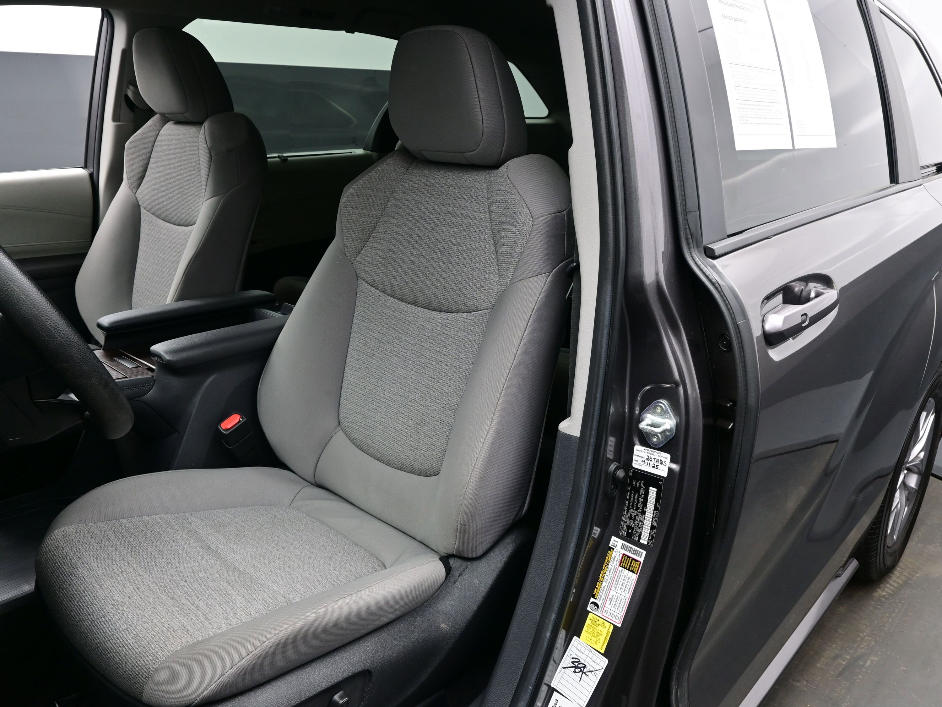 Used 2024 Toyota Sienna LE image 12