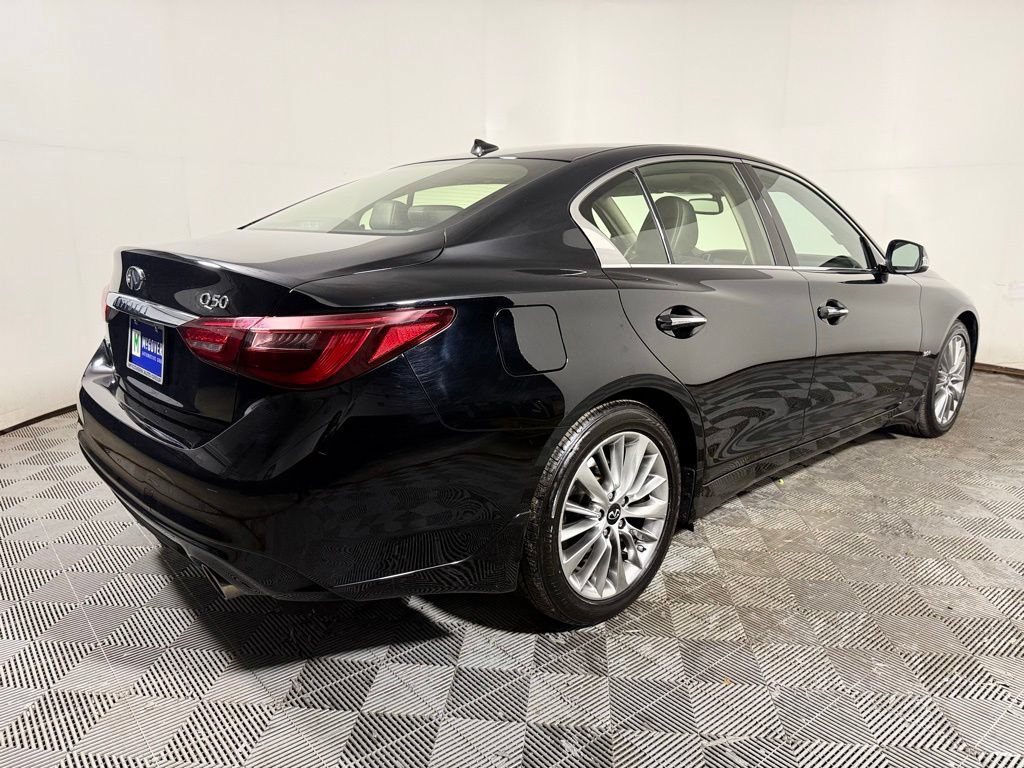 Used 2019 INFINITI Q50 Luxe w/ Essential Package (3.0T Luxe) AWD/4WD image 7