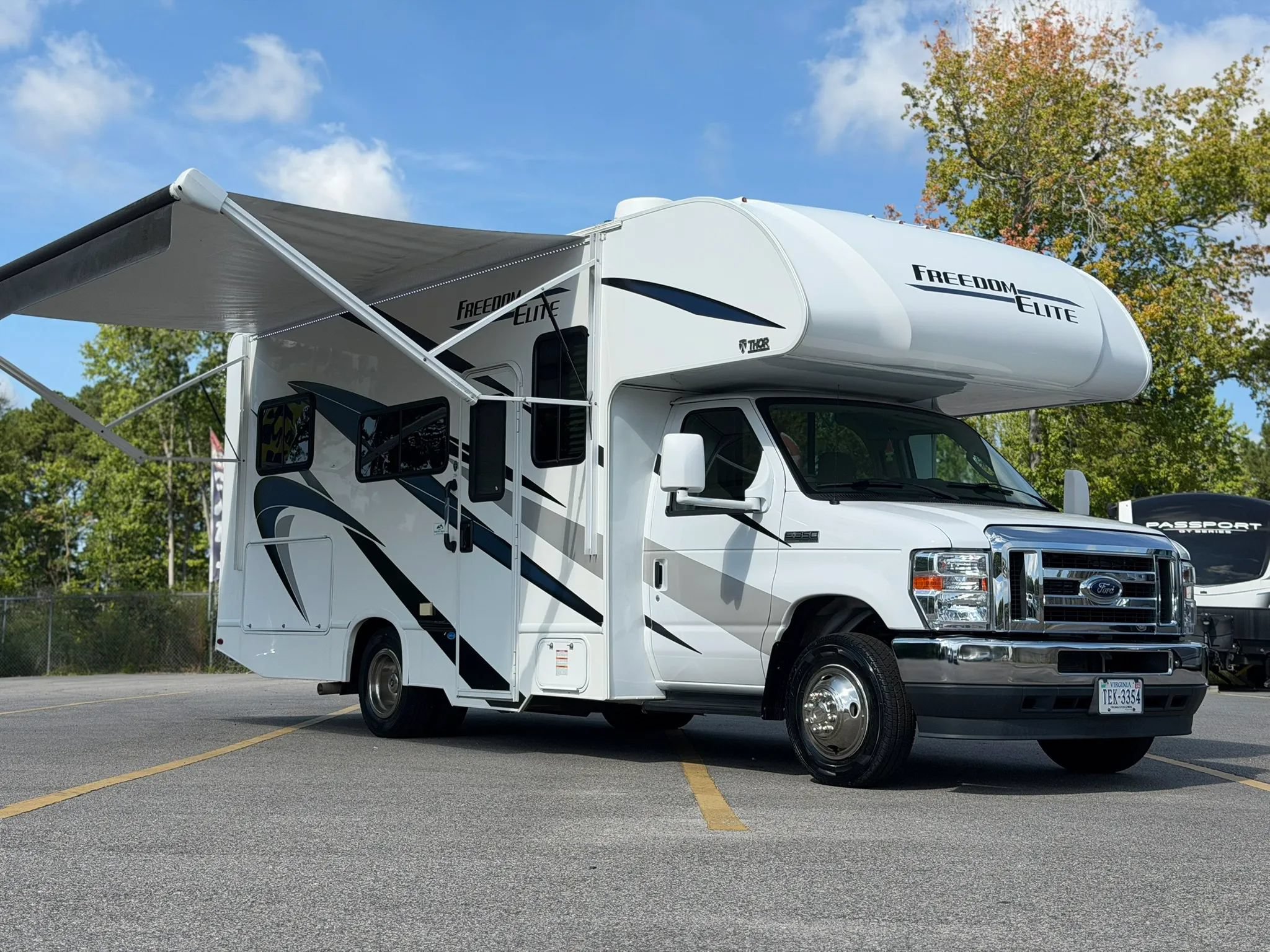 Used 2022 Ford E-350 and Econoline 350 Super Duty w/ Motorhome Prep Package RWD image 1