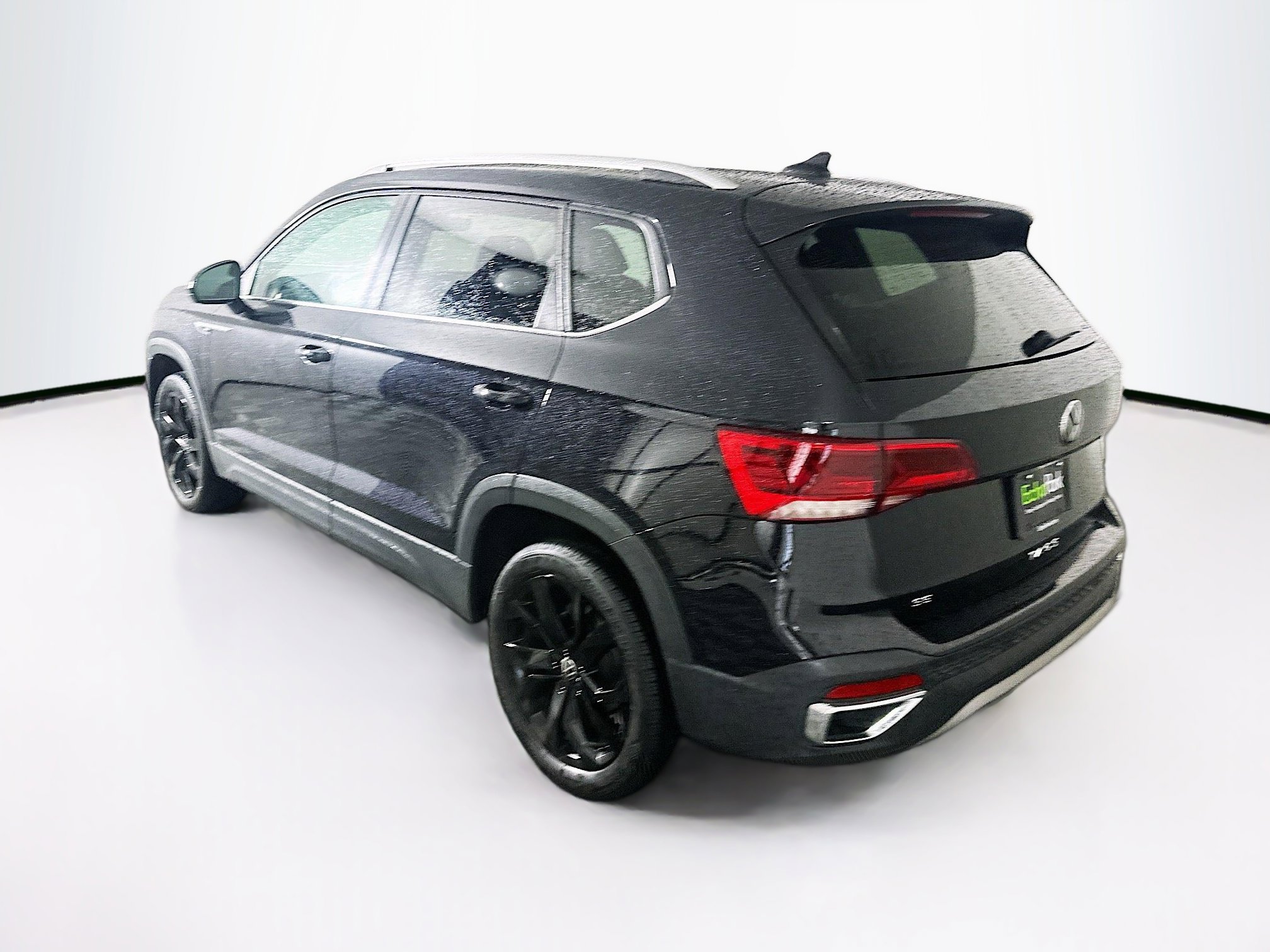 Used 2024 Volkswagen Taos SE image 5