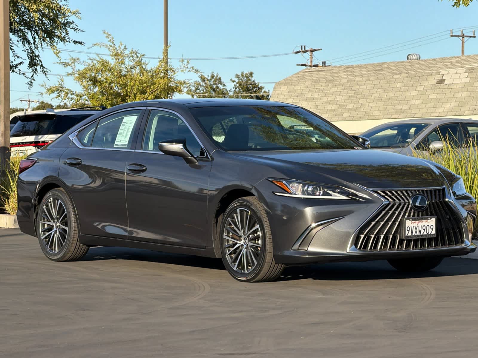 Certified 2025 Lexus ES 350 w/ Premium Package FWD image 5