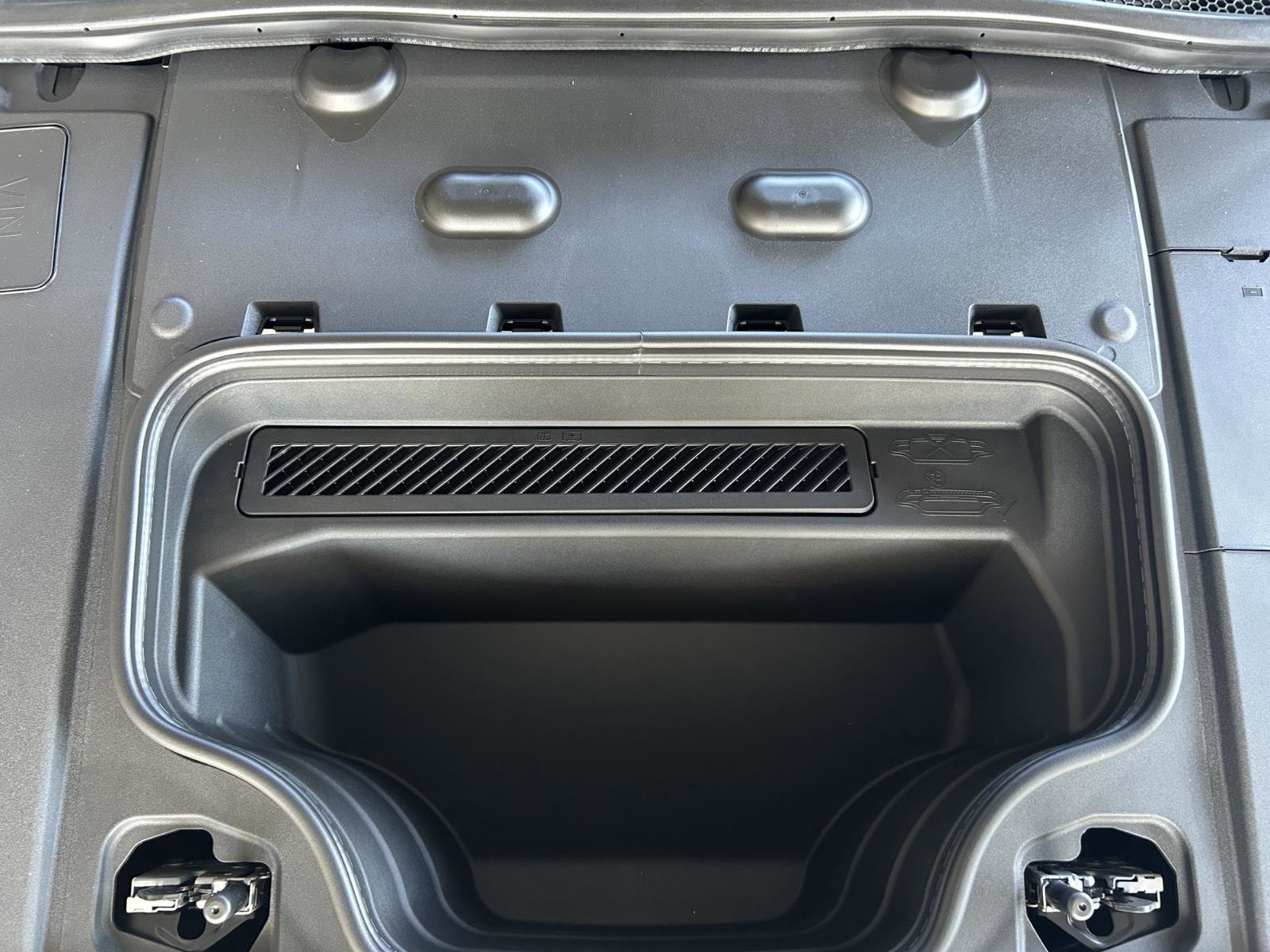 New 2025 Audi A6 e-tron Prestige AWD/4WD image 12