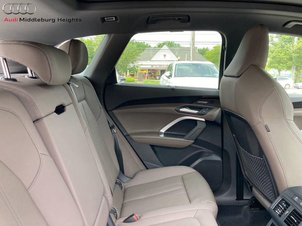 New 2025 Audi Q5 Premium Plus image 24