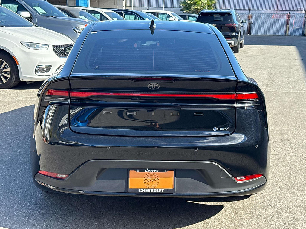 Used 2025 Toyota Prius LE FWD image 4