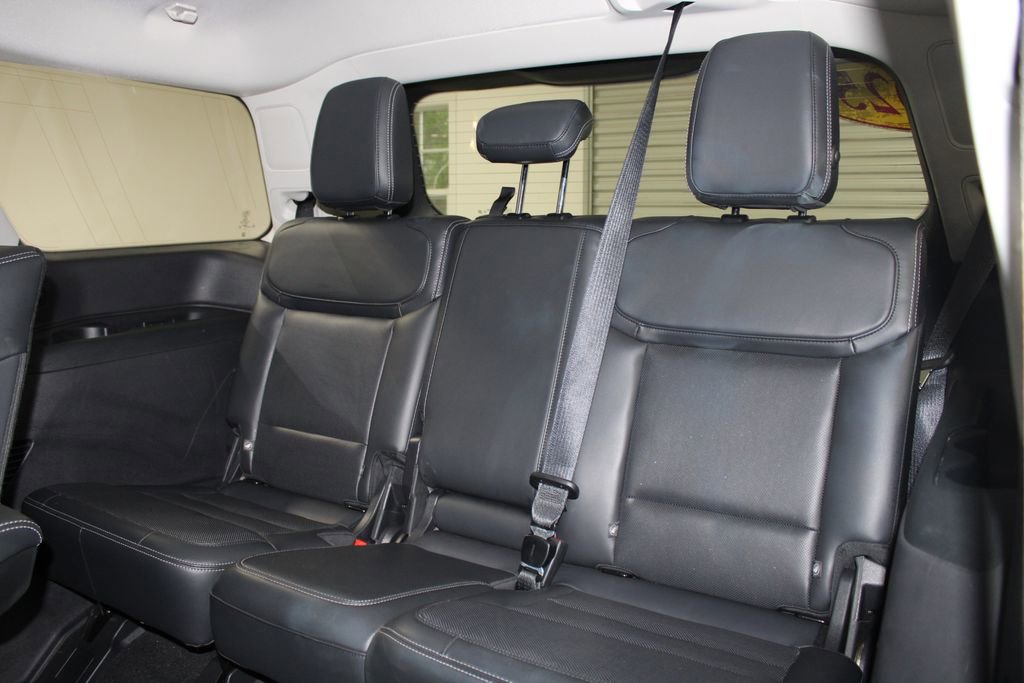 Used 2025 Ford Expedition Platinum image 28