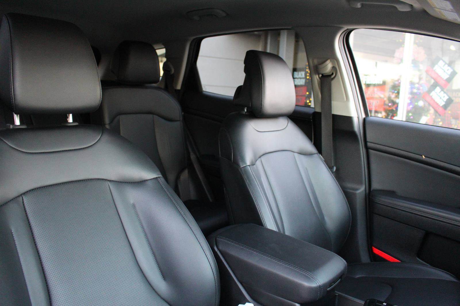 Certified 2024 Kia Sportage EX image 16