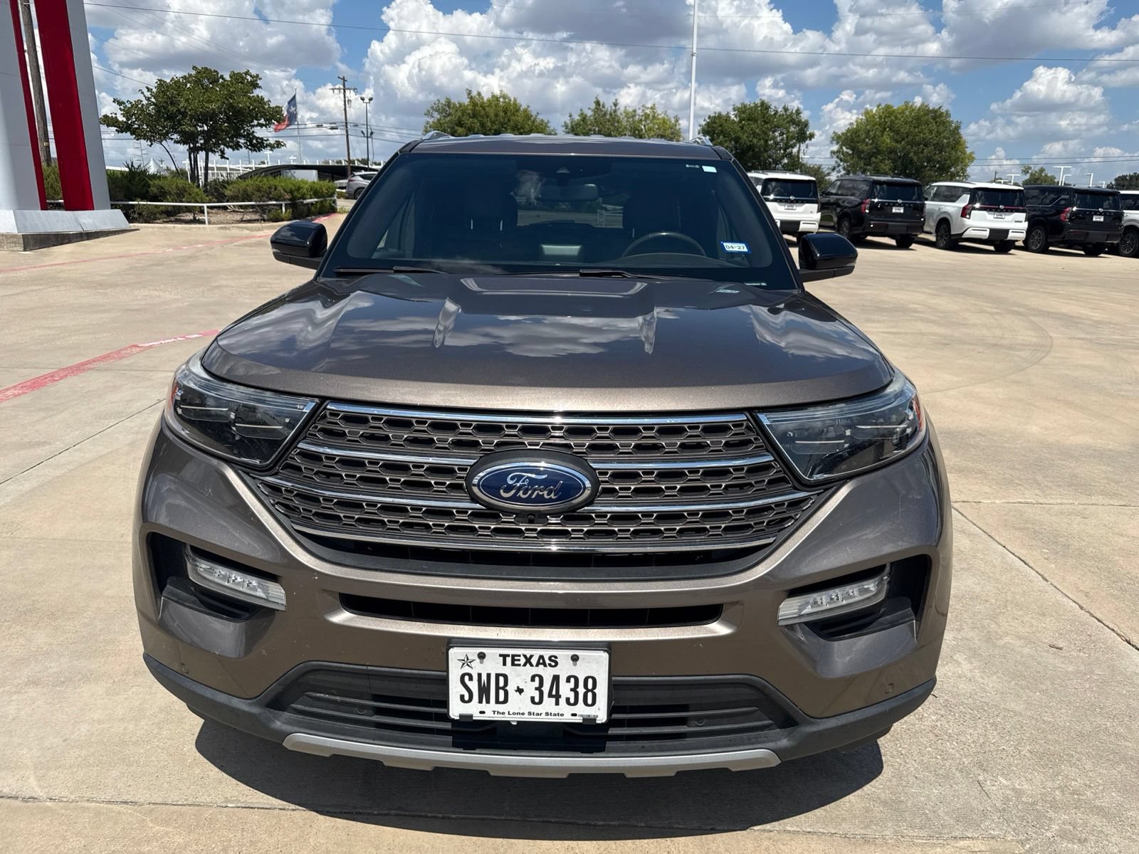 Used 2021 Ford Explorer King Ranch w/ Premium Technology Package RWD image 2
