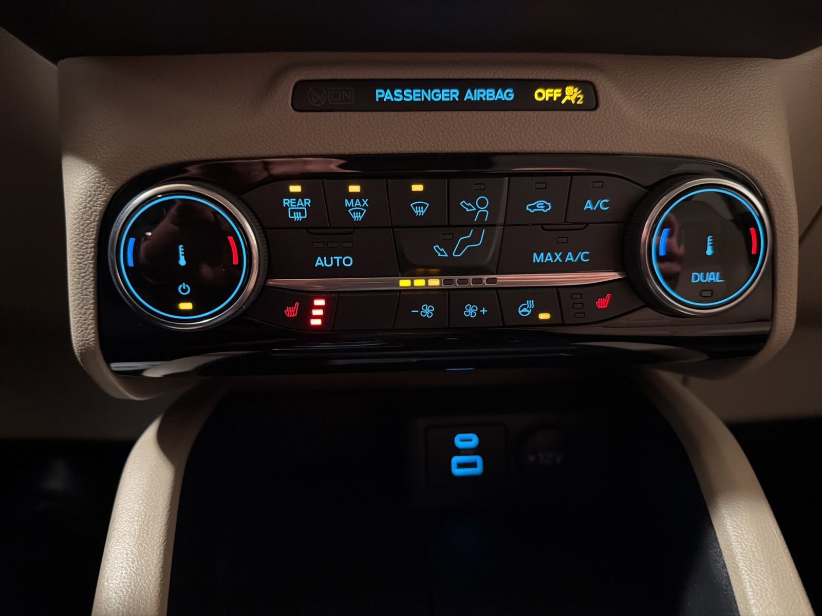 Used 2022 Ford Escape Titanium image 20