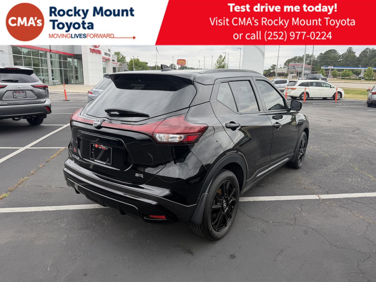 Used 2024 Nissan Kicks SR FWD image 7