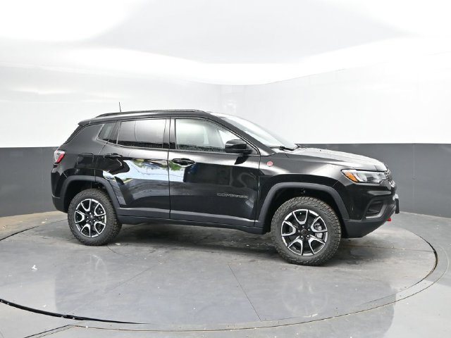New 2026 Jeep Compass Trailhawk AWD/4WD image 3
