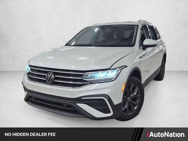 Used 2023 Volkswagen Tiguan SE AWD/4WD image 1