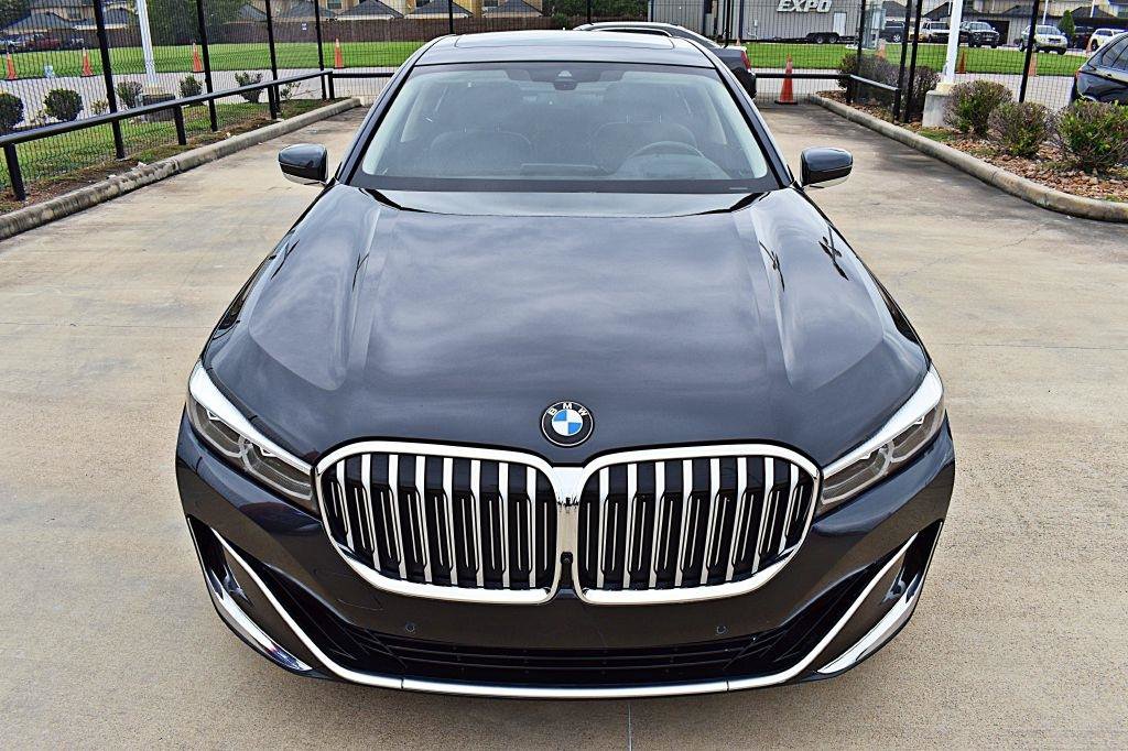 Used 2022 BMW 740i RWD image 13