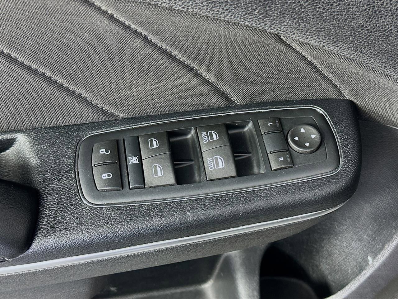 Used 2016 Dodge Charger SXT RWD image 21