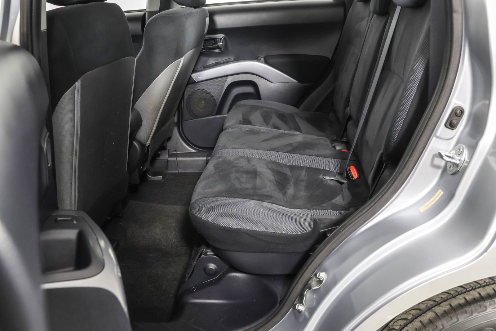 Used 2009 Mitsubishi Outlander ES image 31