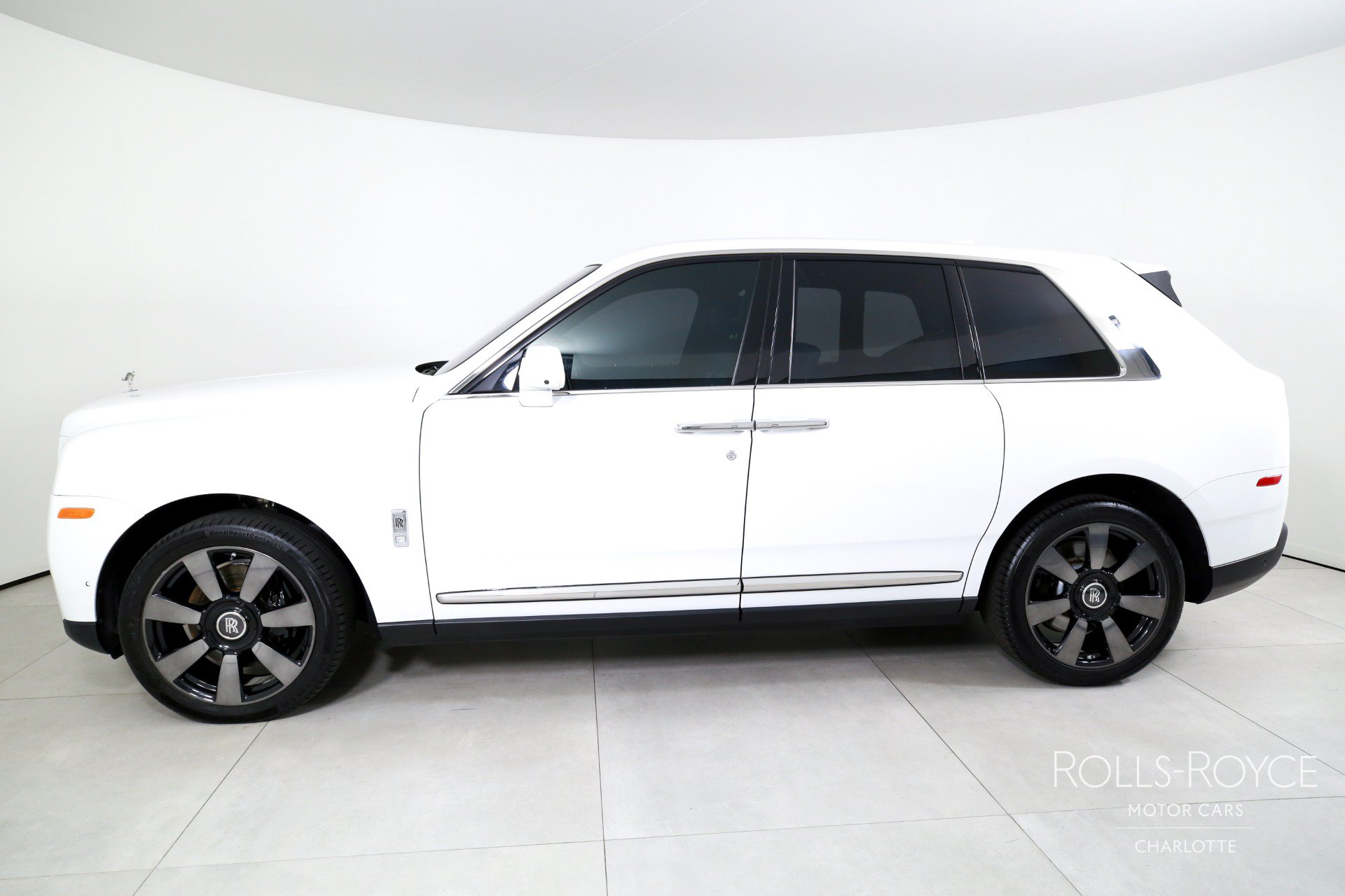 Certified 2024 Rolls-Royce Cullinan AWD/4WD image 3
