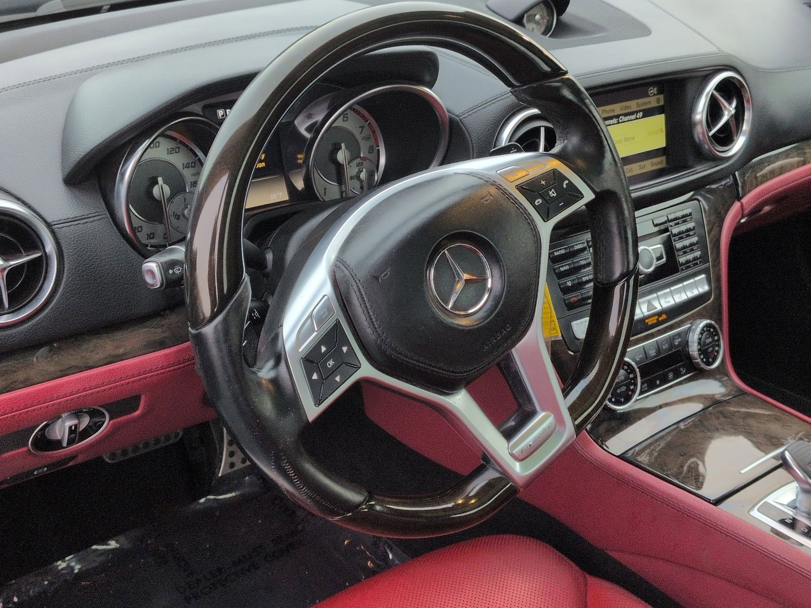 Used 2013 Mercedes-Benz SL 550 image 30