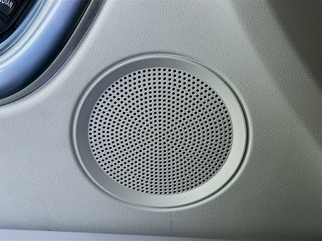 Used 2017 Land Rover Discovery Sport HSE Luxury image 19