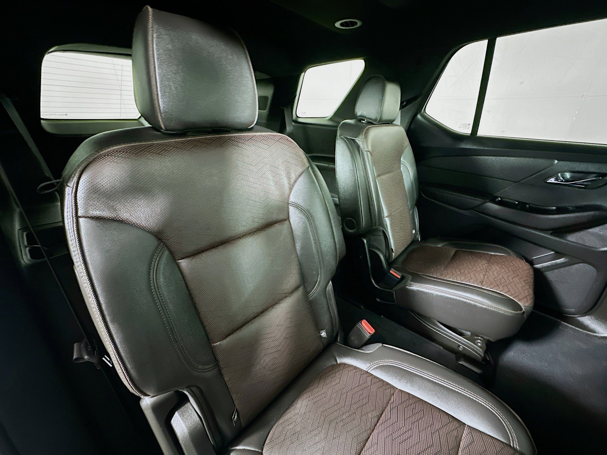 Used 2023 Chevrolet Traverse High Country image 29