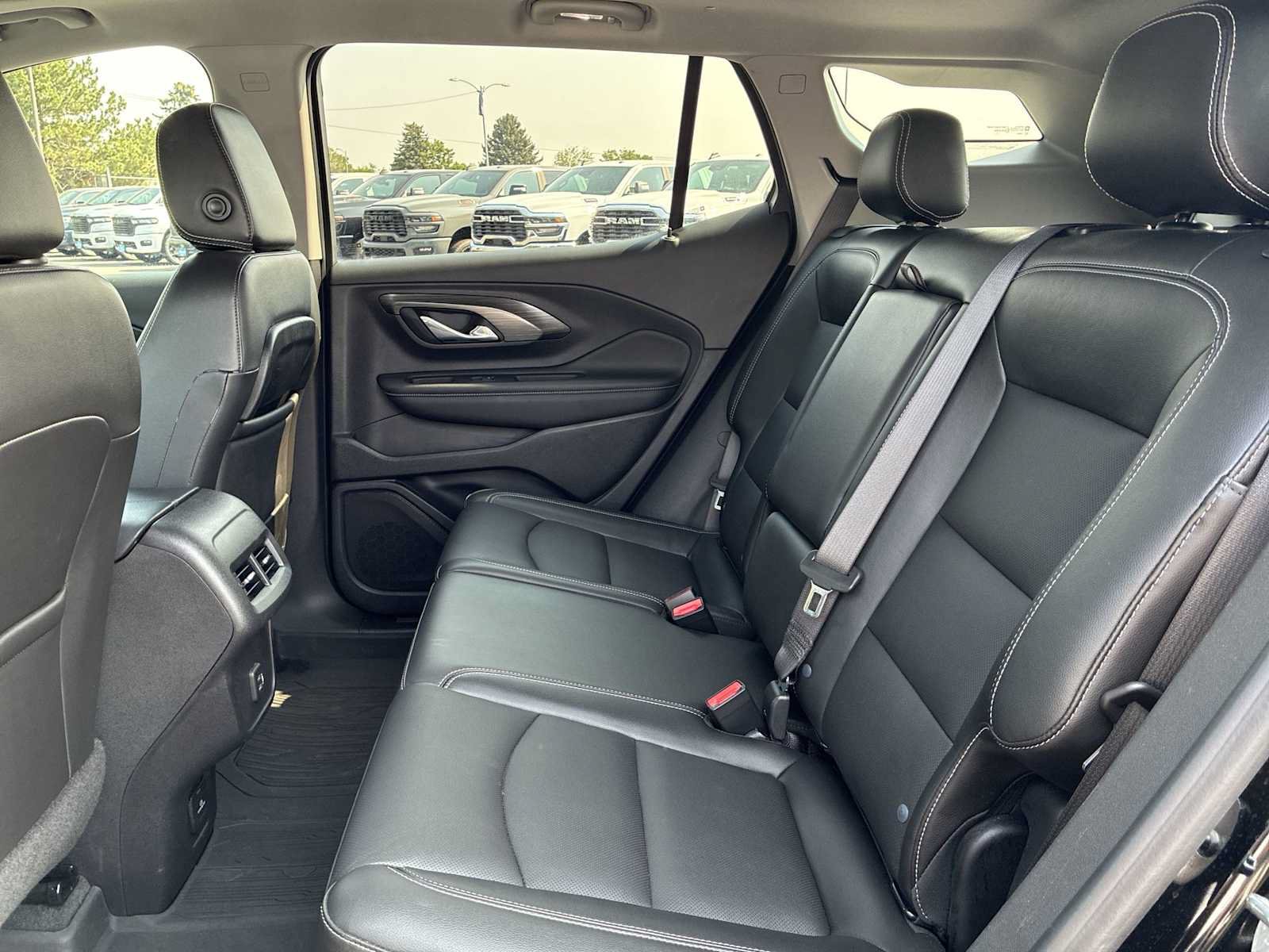 Used 2022 GMC Terrain SLT w/ LPO, Floor Liner Package AWD/4WD image 25