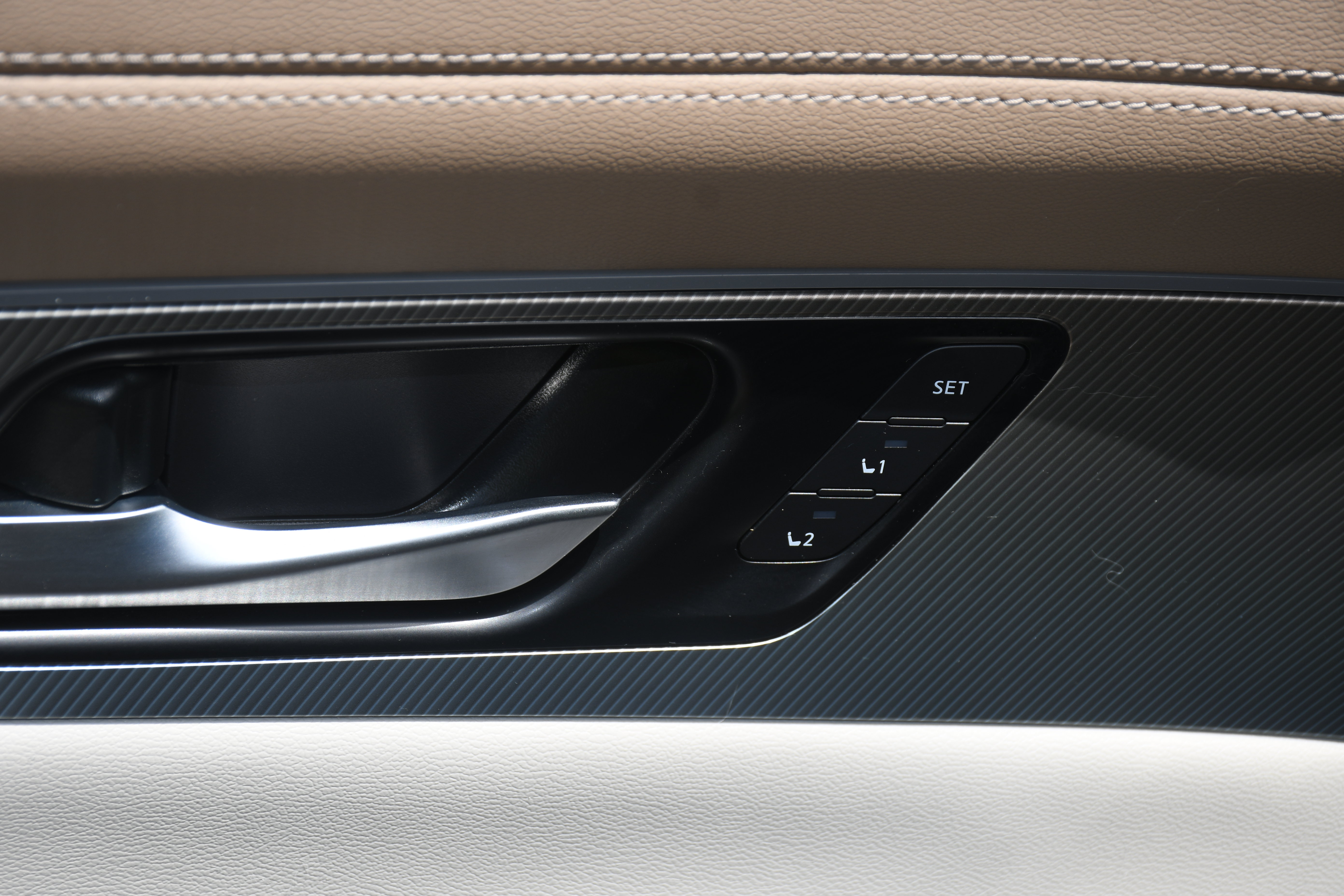 Used 2025 Nissan Murano Platinum w/ Cargo Package AWD/4WD image 12