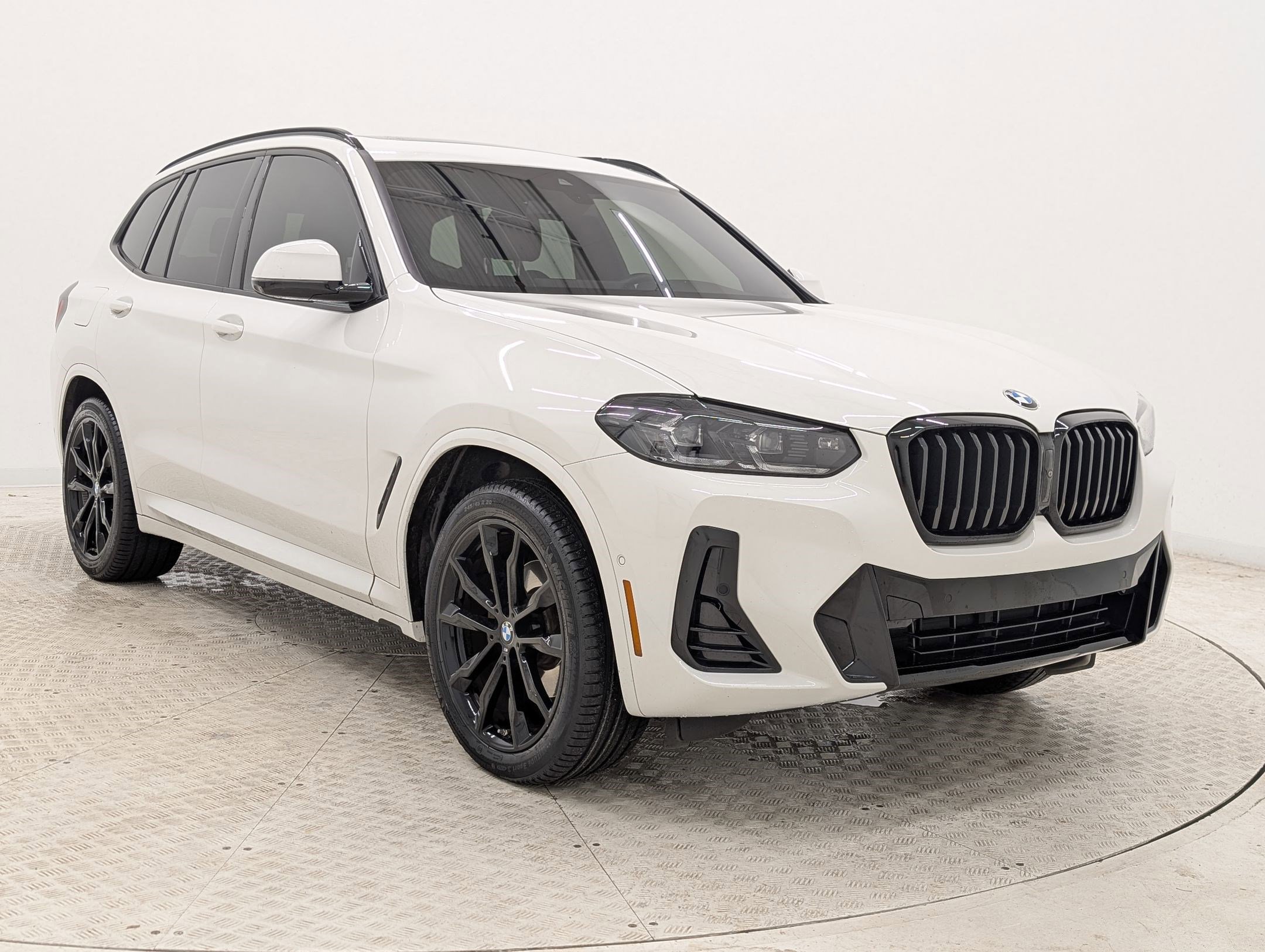 Certified 2023 BMW X3 xDrive30i w/ M Sport Package image 7