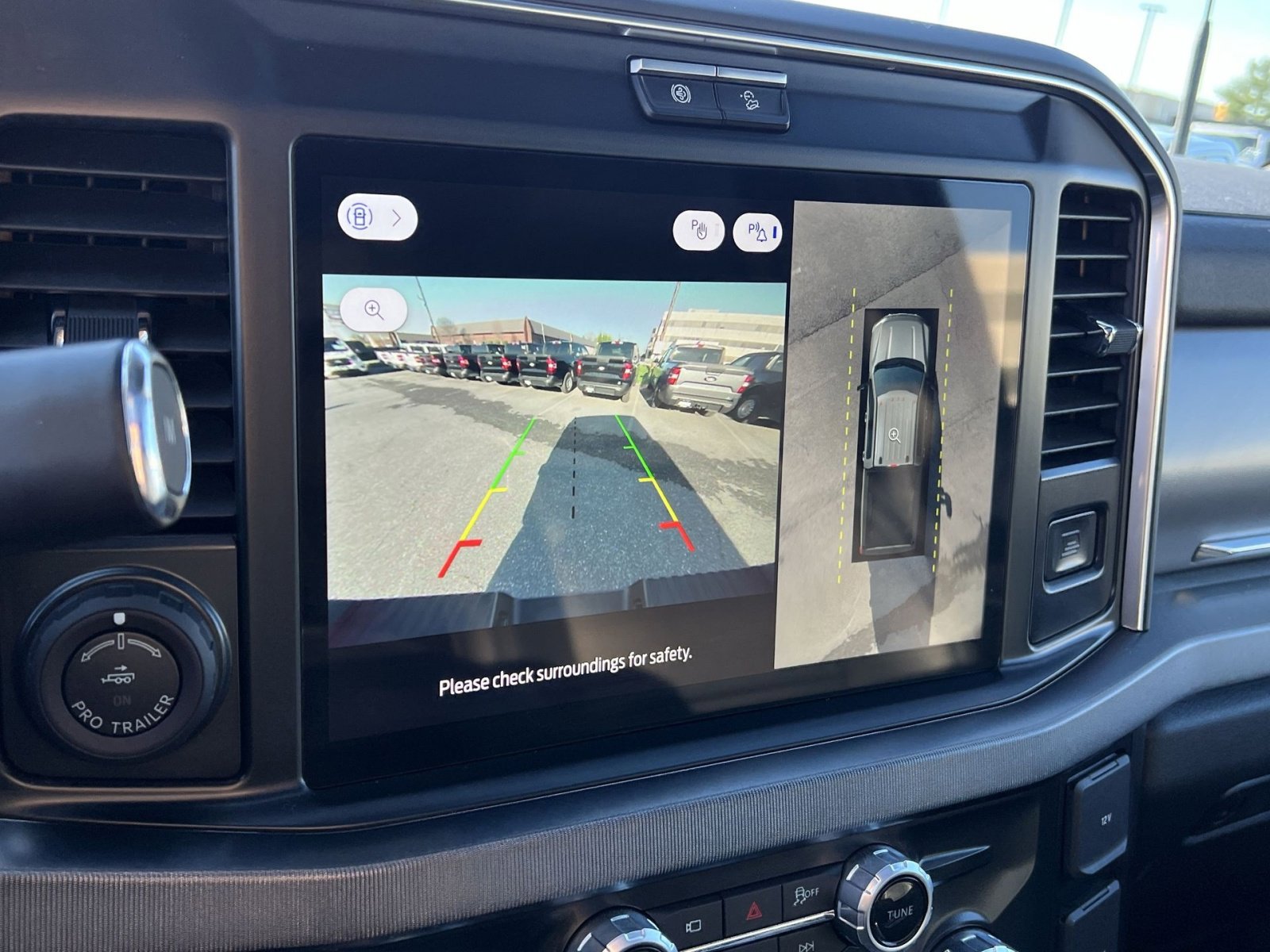 Used 2025 Ford F350 Platinum w/ Tremor Off-Road Package image 19