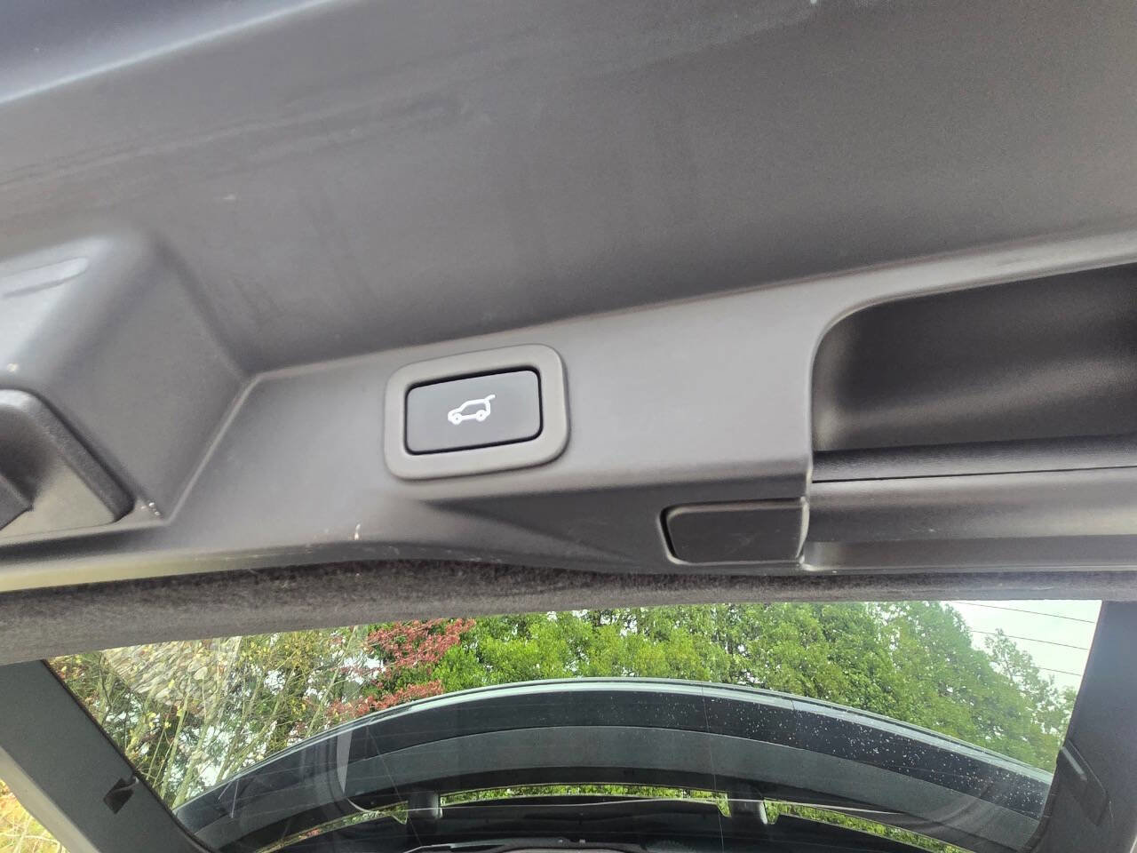 Used 2018 Land Rover Range Rover Sport HSE image 23