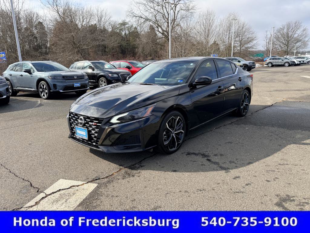 Used 2024 Nissan Altima 2.5 SR w/ SR Premium Package image 2