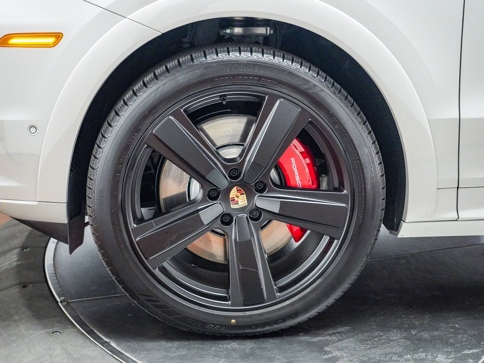 Used 2025 Porsche Cayenne S image 9