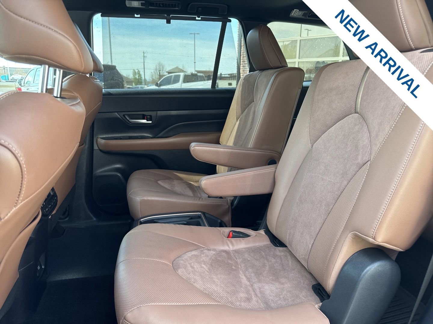 Used 2024 Toyota Grand Highlander AWD Hybrid image 15