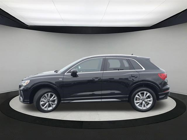 Certified 2025 Audi Q3 2.0T Premium w/ Convenience Package AWD/4WD image 4