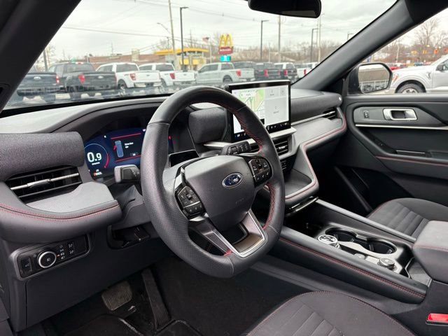 Used 2025 Ford Explorer ST-Line image 18