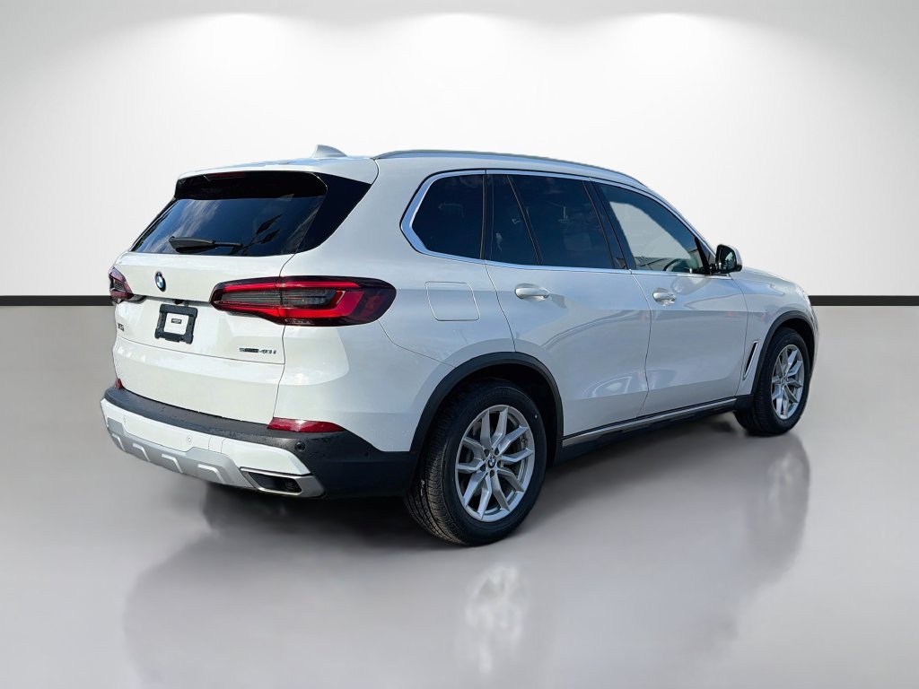 Used 2021 BMW X5 sDrive40i w/ Convenience Package RWD image 3