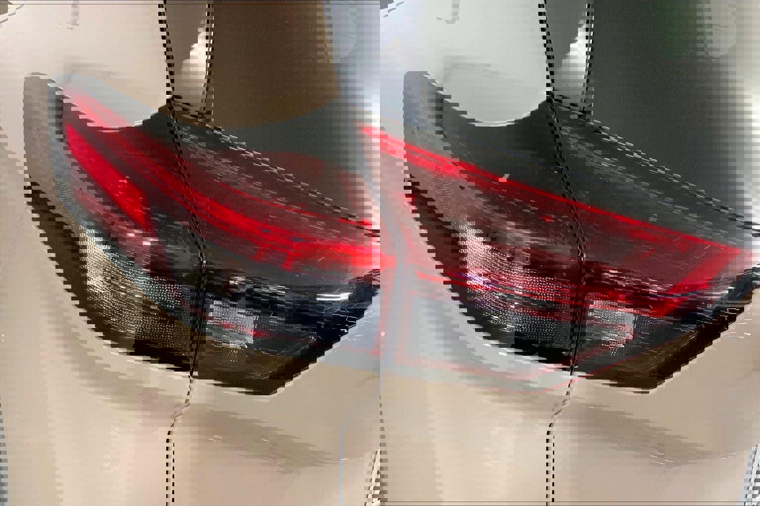 Used 2025 Nissan Rogue SV image 27