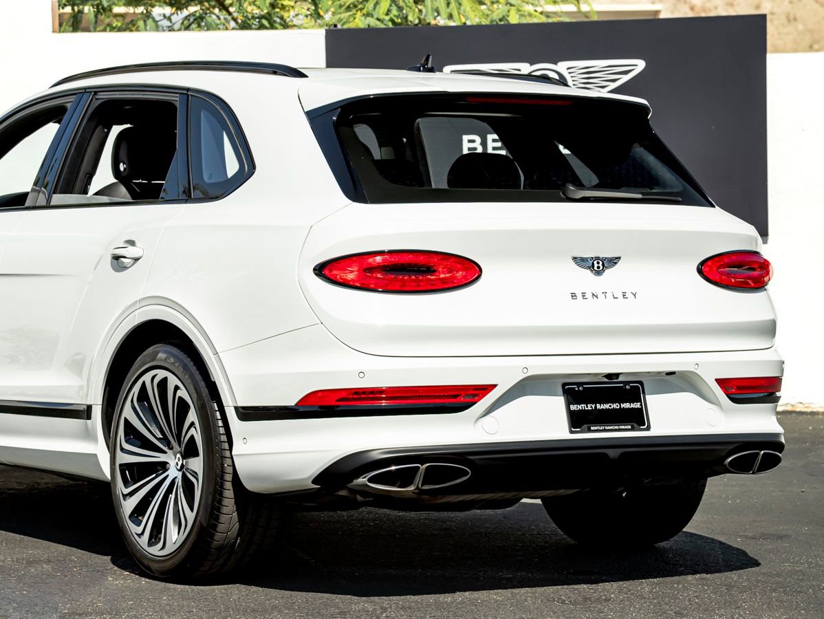 Used 2022 Bentley Bentayga AWD/4WD image 14
