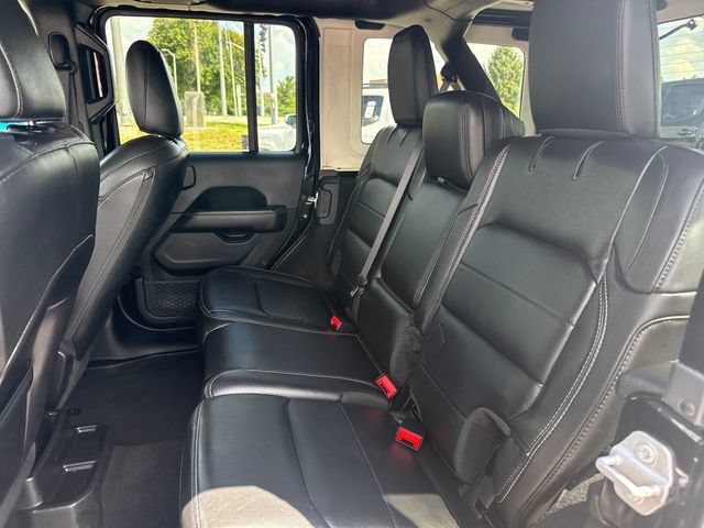 Used 2019 Jeep Wrangler Unlimited Sahara AWD/4WD image 14