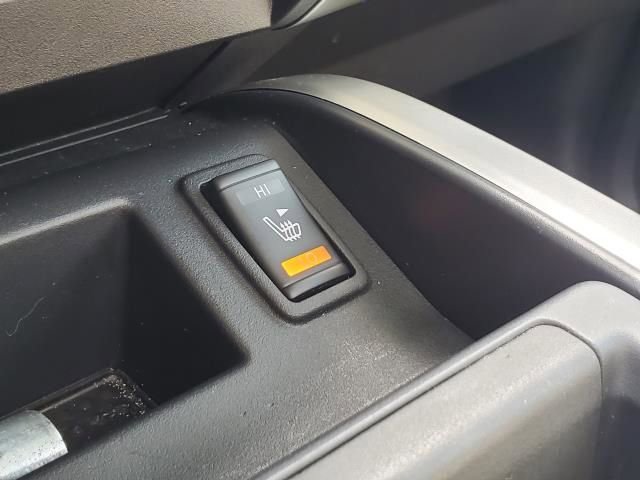 Used 2020 Nissan Titan SL w/ Moonroof Package image 34
