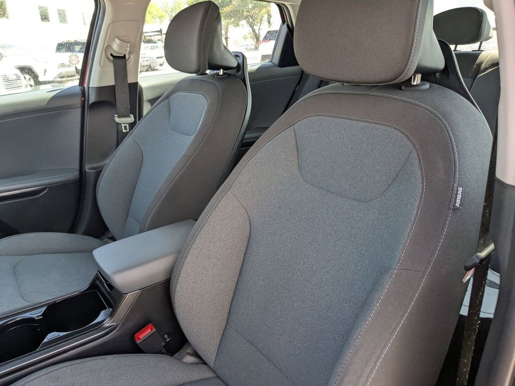 Used 2025 Kia K4 LXS image 14