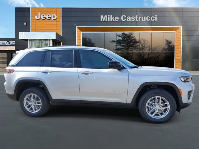 New 2025 Jeep Grand Cherokee Laredo X w/ Luxury Tech Group I image 3