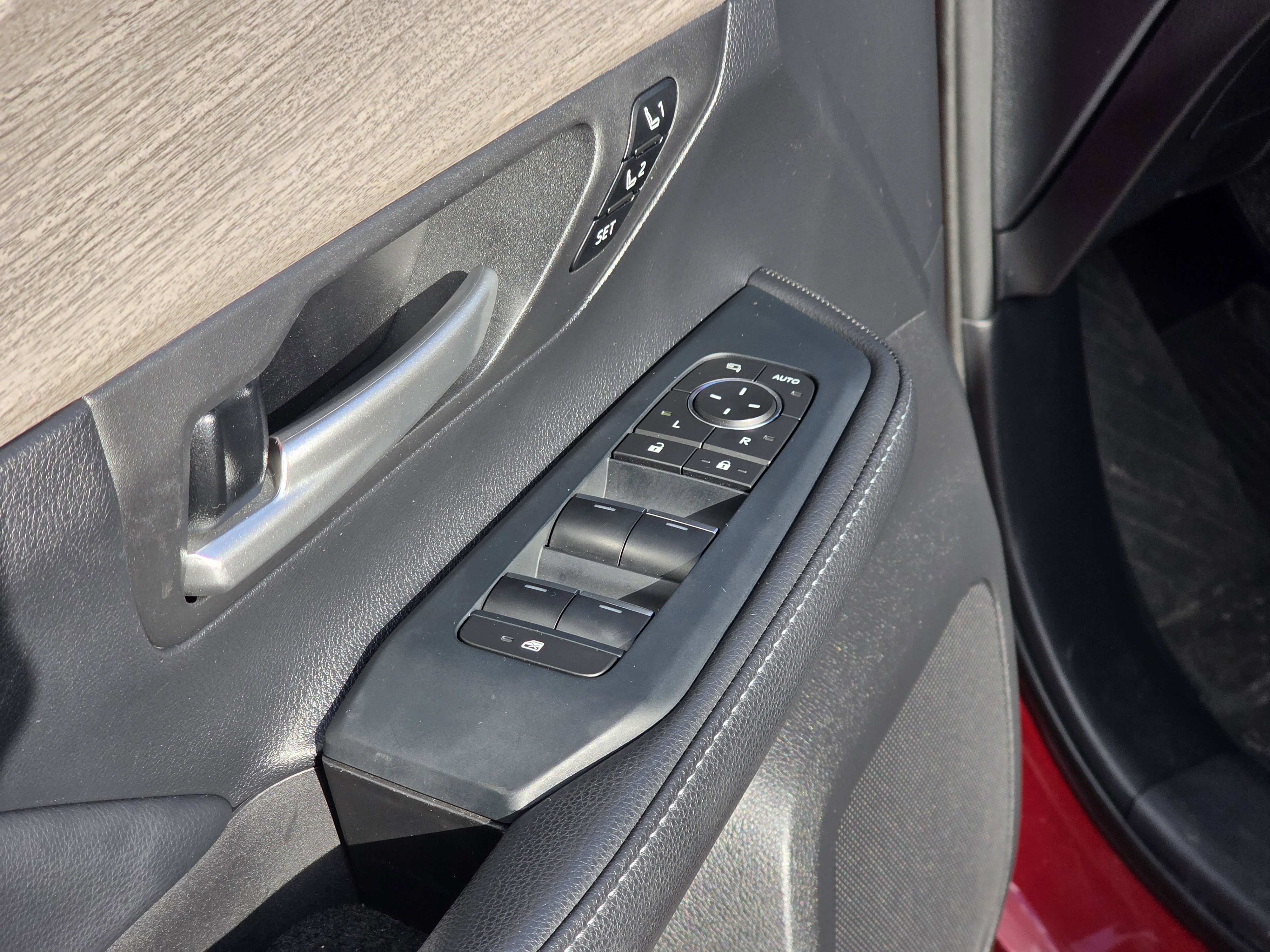 Used 2024 Toyota Grand Highlander Limited image 17