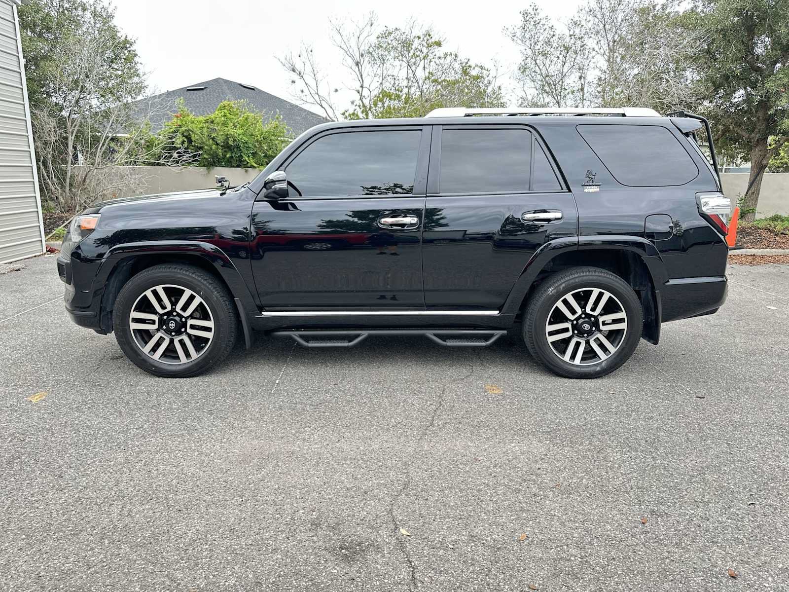 Used 2021 Toyota 4Runner Limited AWD/4WD image 3