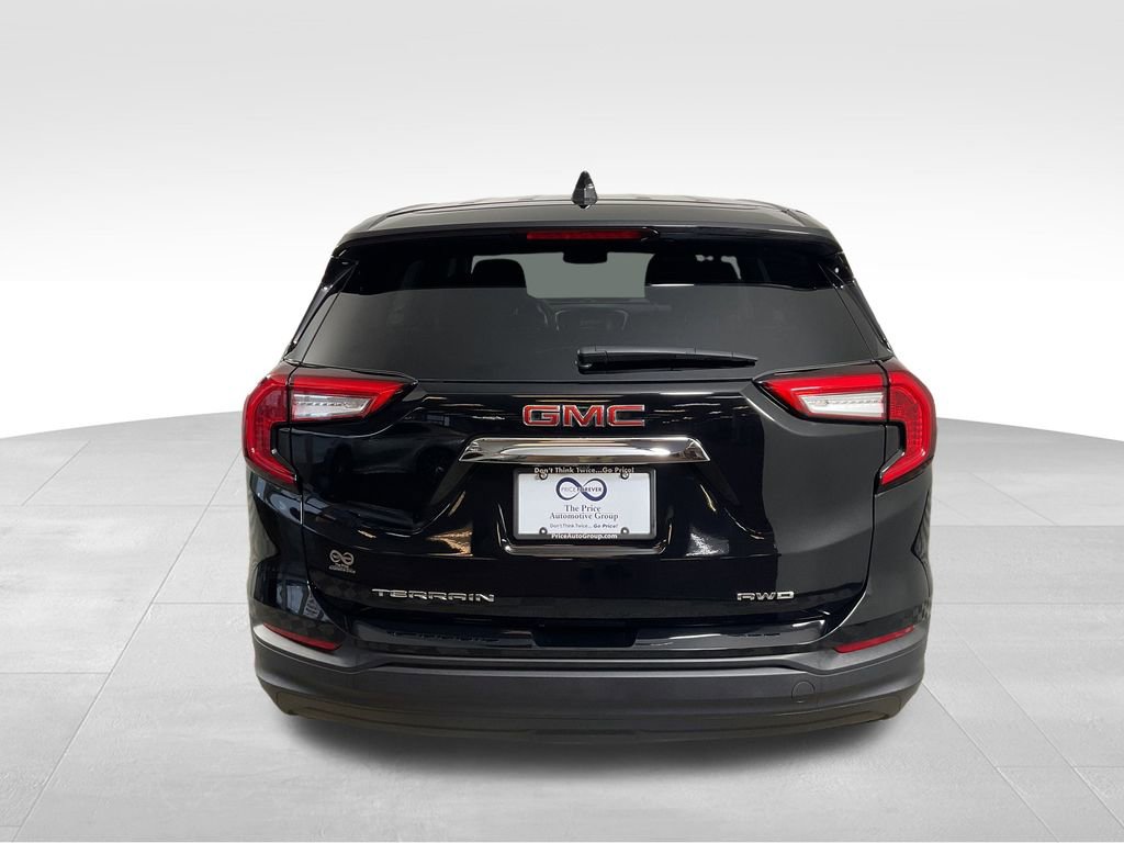 Used 2024 GMC Terrain SLE image 8